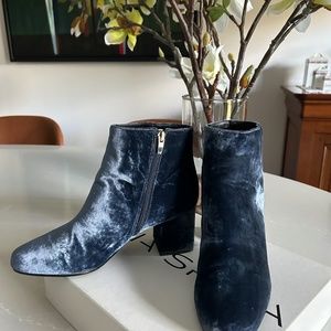 Via Spiga blue velvet 3” bootie   Size 9